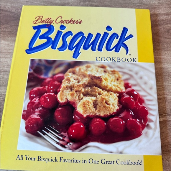 Betty Crocker's Bisquick Cookbook - Hardcover By Betty Crocker Editors - GOOD - Picture 1 of 9